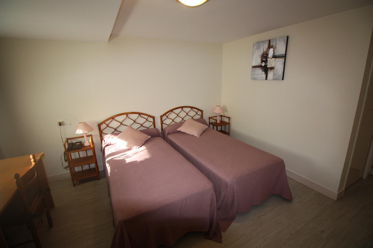 Hotel Les Deux Sapins Cailly-sur-Eure ภายนอก รูปภาพ